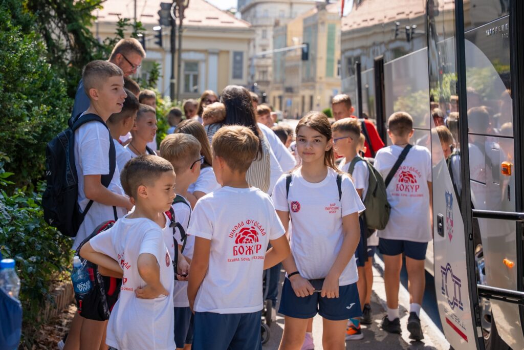 ŠKOLA POČELA NA VREME: Na Kosovu i Metohiji nastavu na srpskom jeziku pohađa 13.400 đaka