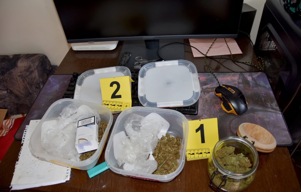 POLICIJA ZAPLENILA 3,3 KILOGRAMA MARIHUANE: Uhapšena dva Subotičanina zbog trgovine drogom