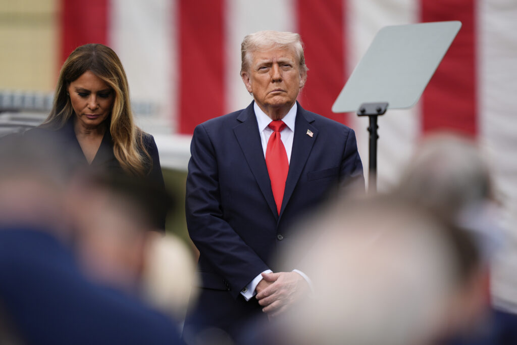 AMERIKA SE NE MOŽE ZASTRAŠITI: Donald Tramp i prva dama Melanija na obeležavanju godišnjice 11. septembra
