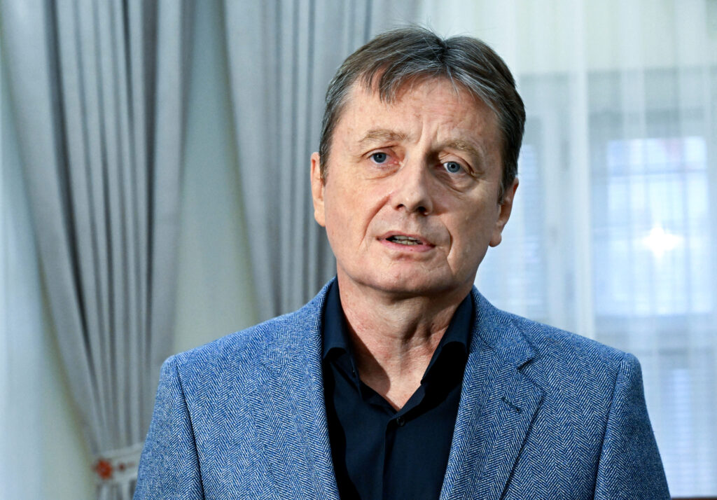 NIKAKVA REZOLUCIJA NEĆE VODITI SRBIJU: Glišić izjavio da su za Srbiju jedino bitni Ustav i zakoni države