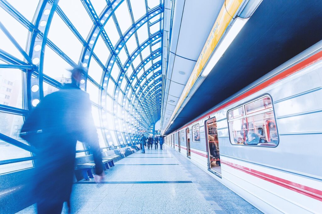 SUD DONEO PRESUDU: Putnik legao na šine, mora da plati štetu metrou