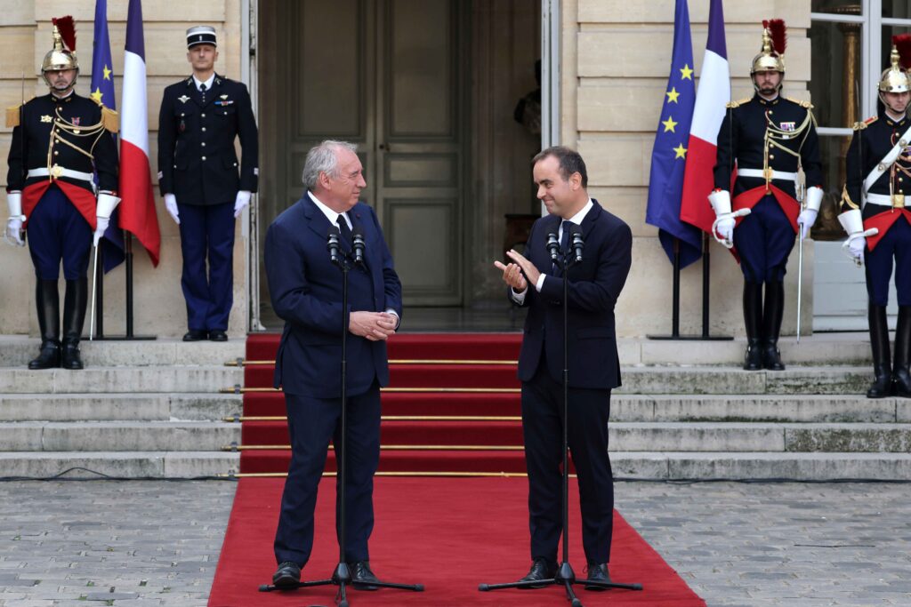 NAJKRAĆI GOVOR JEDNOG PREMIJERA: Novi francuski predsednik vlade kratko se obratio na preuzimanju dužnosti