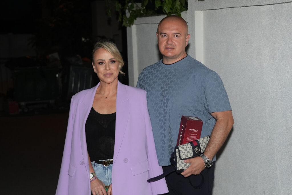 NE TUGUJEM ŠTO ODRASTA: Slađa Alegro ispratila ćerku Milu u prvi razred