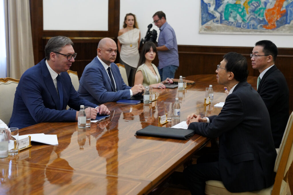 KONSTRUKTIVAN RAZGOVOR: Vučić sa japanskim ambasadorom Imamurom