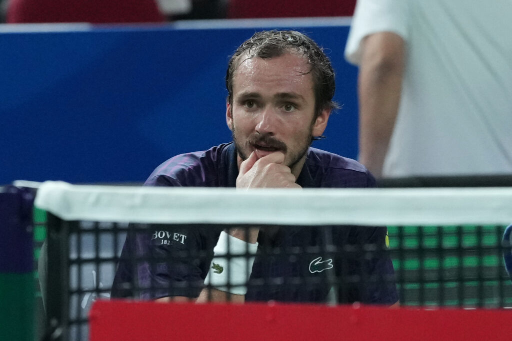 OBEZBEDIO PLASMAN MEĐU OSAM NAJBOLJIH: Danil Medvedev u četvrtfinalu mastersa u Parizu