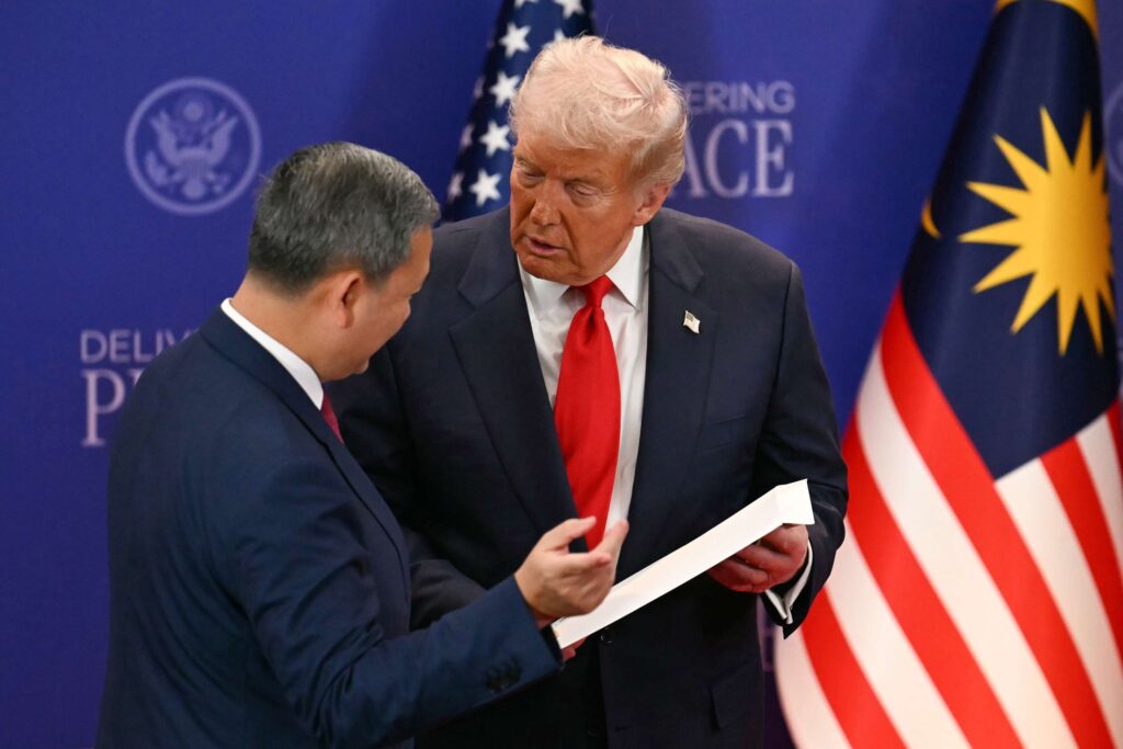 SVEDOČIO POTPISIVANJU SPORAZUMA O PREKIDU VATRE: Donald Tramp stigao u Maleziju
