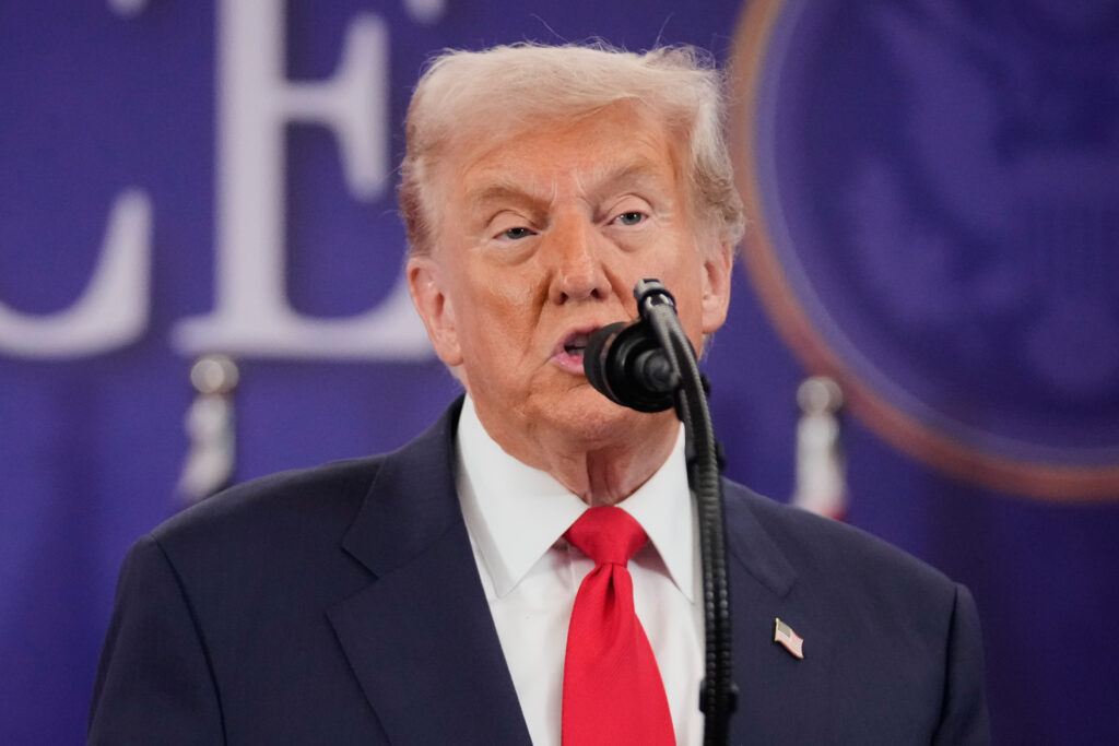 TRAMP POSTAVIO NAJNIŽU GRANICU: SAD smanjuju prijem izbeglica