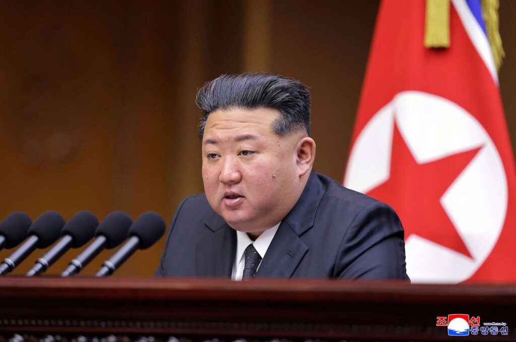KIM DŽONG UN ZABRANJUJE SILIKONE: Severna Koreja proglašava estetske operacije antisocijalističkim delom