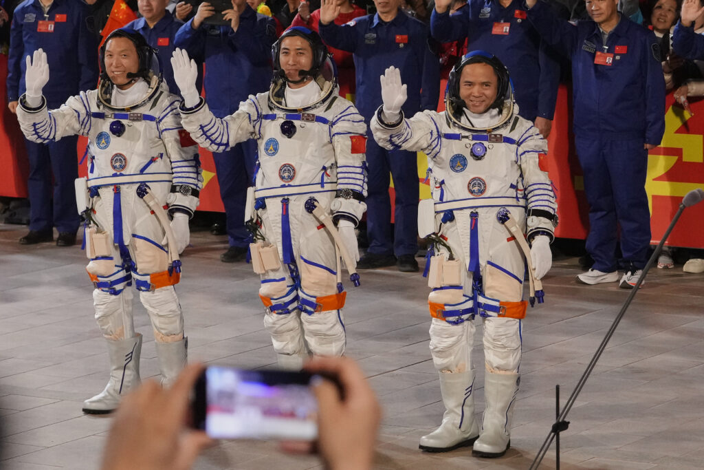 KINA POSLALA NOVU MISIJU U SVEMIR: Troje astronauta poletelo na orbitalnoj stanici