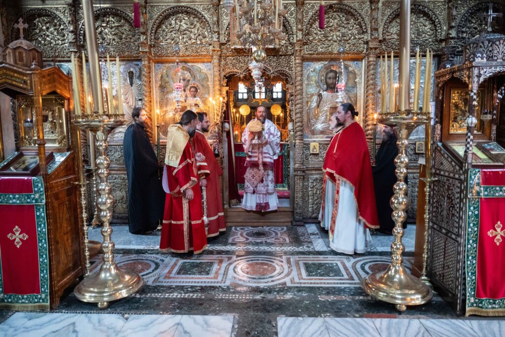 OVO MESTO JE TEMELJ PRAVOSLAVNE VERE: Bratislav Gašić u dvodnevnoj poseti manastiru Hilandar