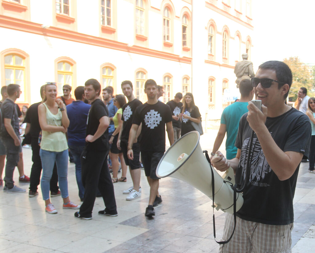 DRŽAVA POČELA S ISPLATAMA: Studentima stigao povraćaj 50 odsto školarine