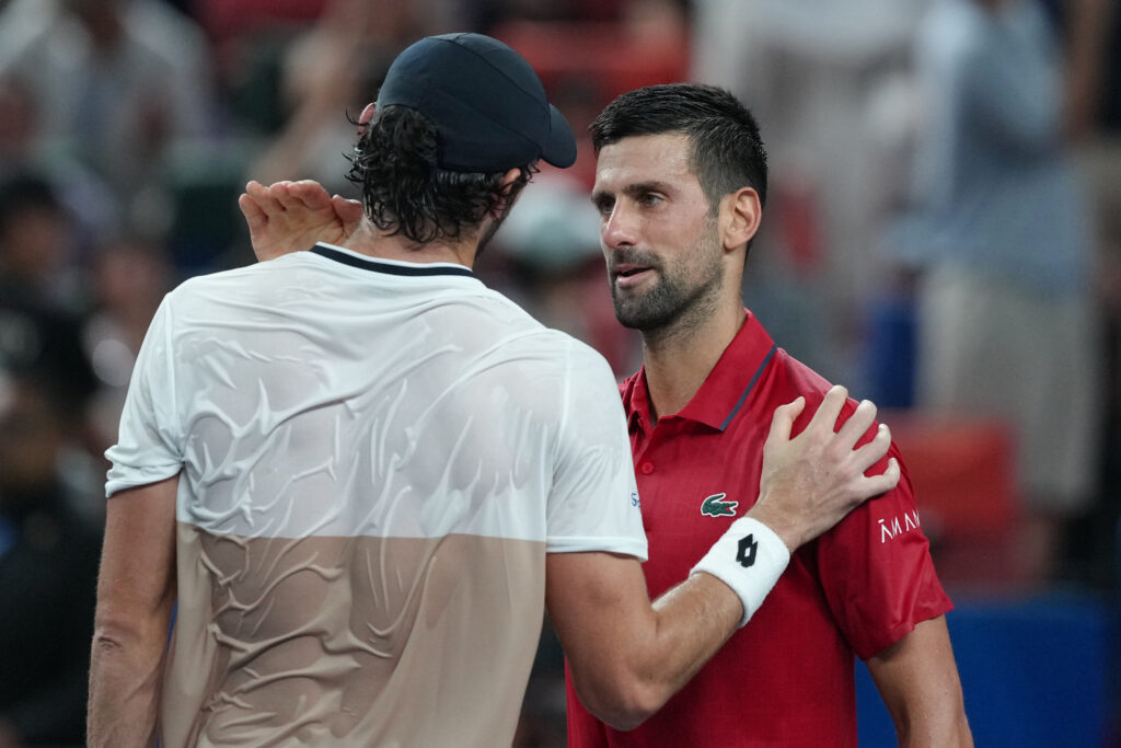VAŠERO ELIMINISAO SRBINA: Novak Đoković poražen u polufinalu turnira u Šangaju