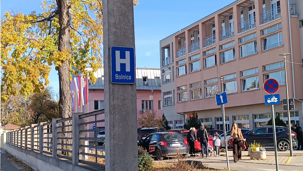 JEDNO DETE IMA POVREDU VRATNE KIČME: Oglasila se Dečja bolnica u Novom Sadu nakon teške saobraćajne nesreće