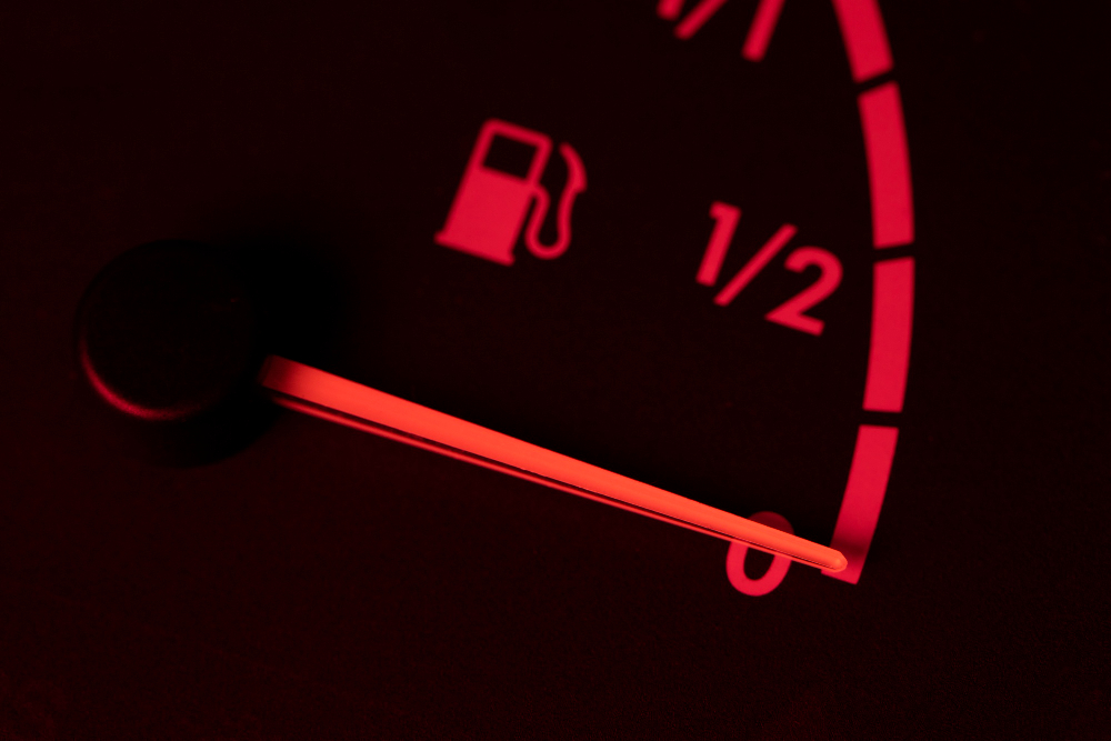 KOJI AUTO NAJMANJE TROŠI KAD JE „PRAZAN“: Deset automobila s brojem kilometara na rezervi