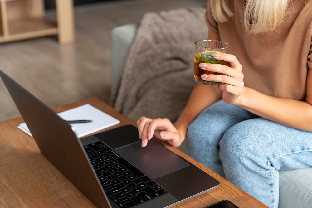 SEDAM SATI DNEVNO PRED EKRANOM: Šta je digitalni detoks i kako do kvalitetnog odmora?