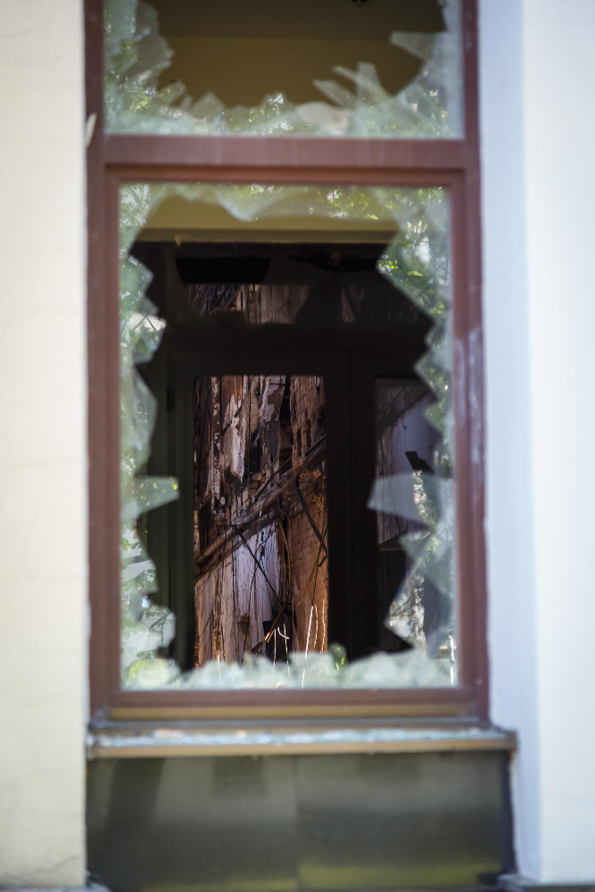 DRAMA NA VRAČARU: Demoliran poznati kafić, polupani izlozi