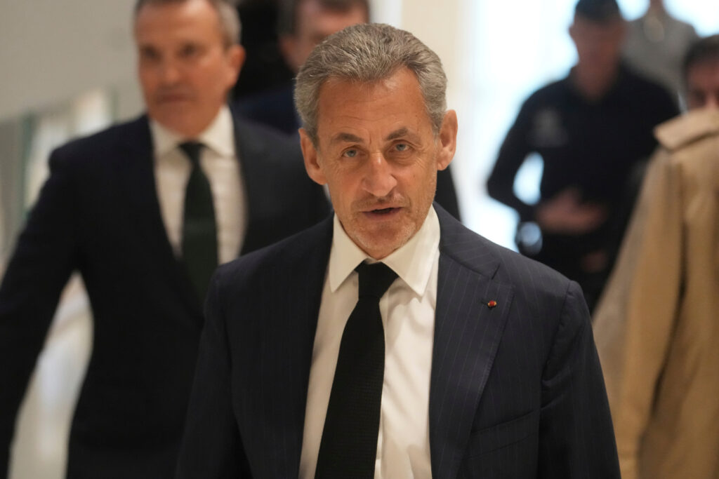 SARKOZI IZA REŠETAKA: Počinje služenje kazne zbog afere Libija