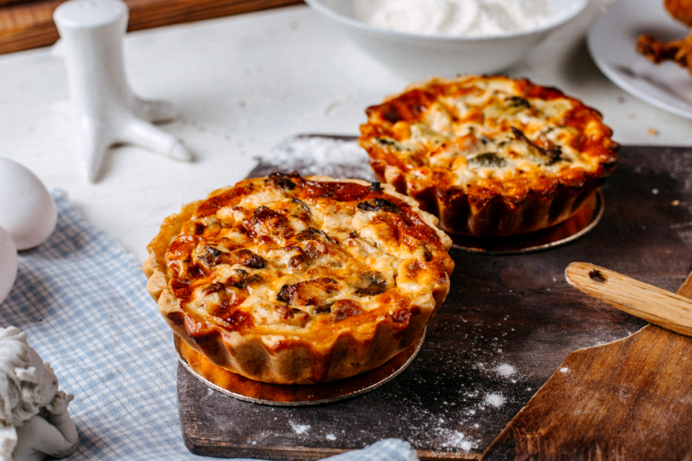RECEPT DANA: Tart sa pečurkama i mesom – odlična ideja za ručak