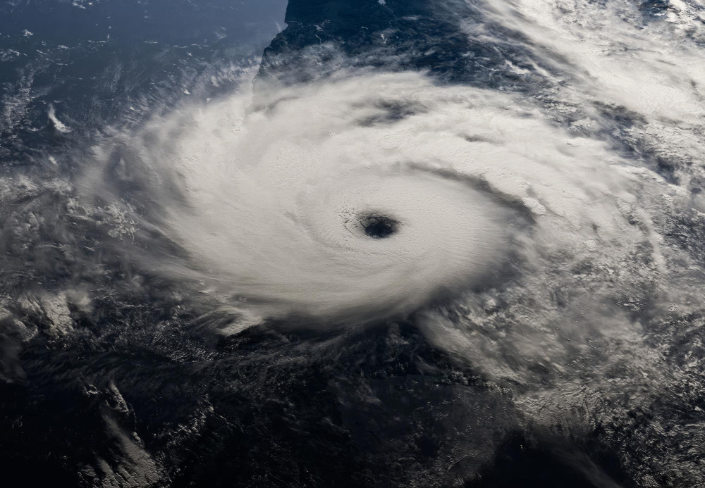 UDARI VETRA 295km NA SAT: Uragan Melisa pogodio Jamajku