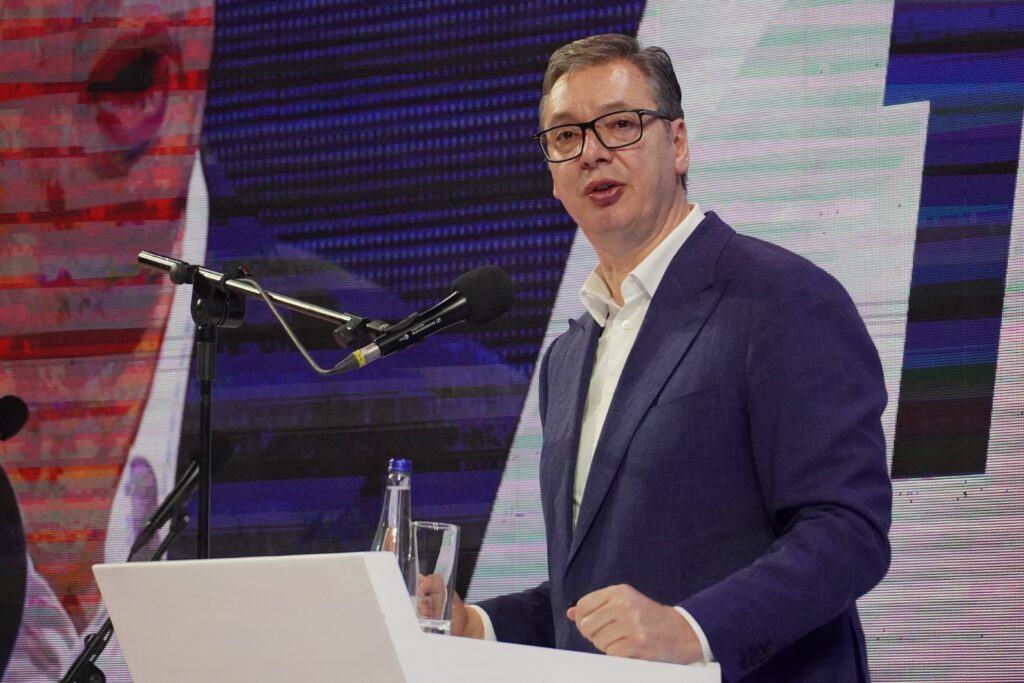 PRETHODNIH GODINU DANA POKAZALO KOLIKO JE SNS SNAŽNA: Predsednik Vučić na obeležavanju 17 godina postojanja stranke