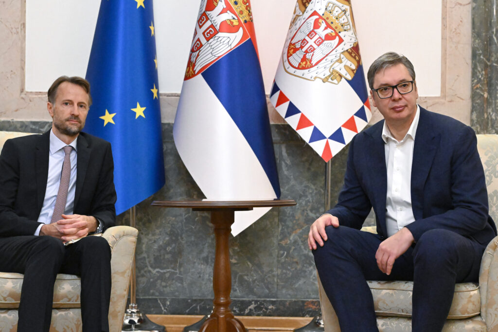 SRBIJA OSTAJE NA EVROPSKOM PUTU: Vučić sa Bekeratom na Andrićevom vencu