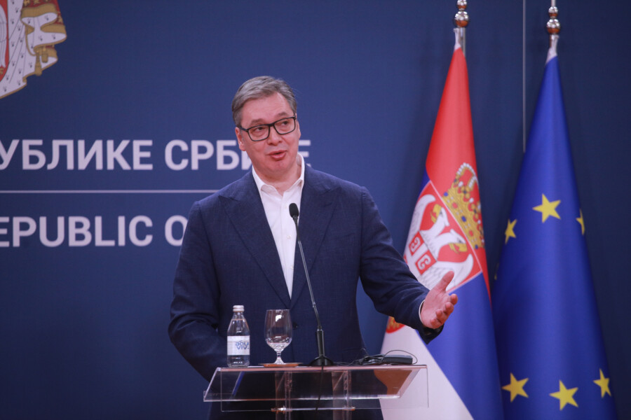 INTENZIVIRANJE BILATERALNE SARADNJE: Vučić i Nauseda razgovarali telefonom