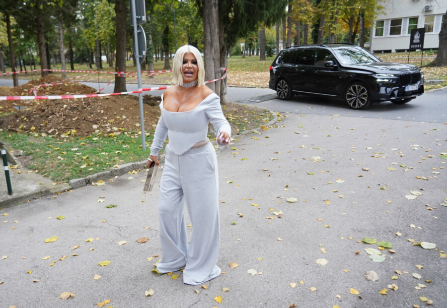 TEŠKO JE GLADOVATI: Dara Bubamara ponovo zablistala posle dijete