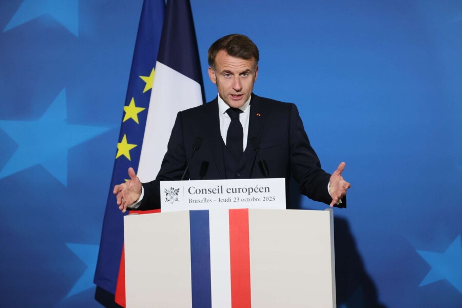 MAKRON ISTAKAO DA SE DIJALOG NASTAVLJA: Iran oslobodio dvoje francuskih državljana