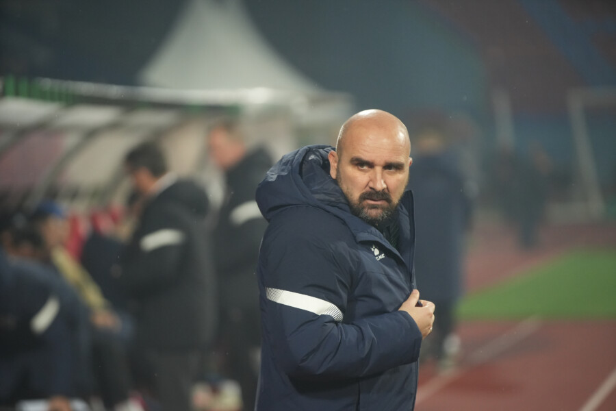 SAMO SE SRUŠIO PORED TERENA: Preminuo Mladen Žižović trener Radničkog