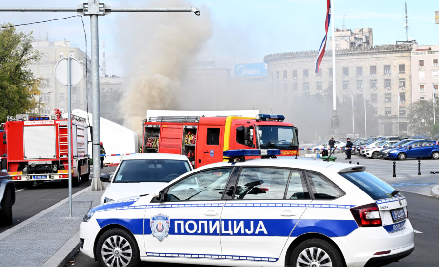 GORELI KABLOVI: Požar na krovu Glavne pošte u Beogradu
