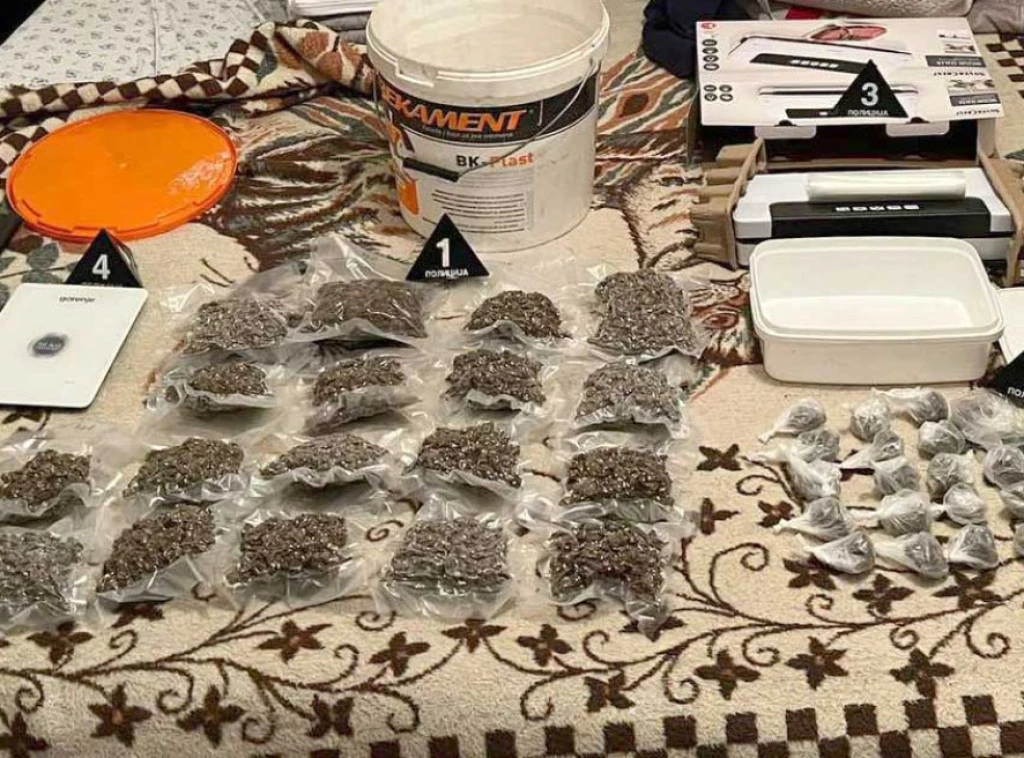 AKCIJA POLICIJE U KRAGUJEVCU: Uhapšen osumnjičeni za proizvodnju i prodaju droge