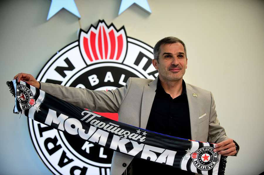 IZUZETNA MI JE ČAST I PRIVILEGIJA: FK Partizan predstavio novog trenera Nenada Stojakovića