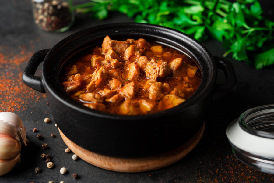 RECEPT DANA: Gulaš sa piletinom