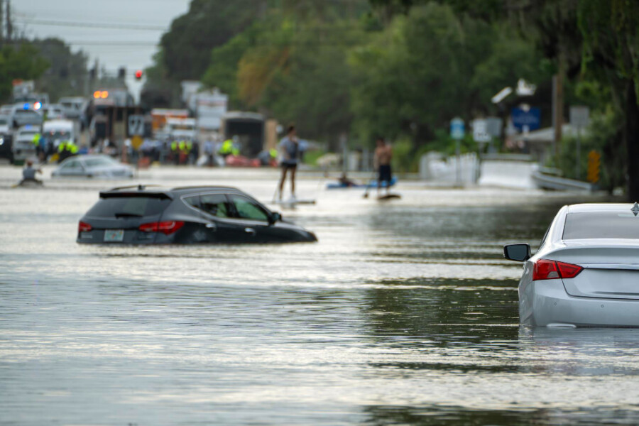 POPLAVE OPET PRAVE HAOS U ULCINJU: Voda zatvorila ulice i ušla u kuće
