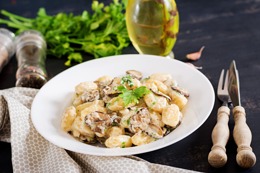 IDEALNA ZA SLAVSKU TRPEZU: Recept za posnu salatku sa makaronama