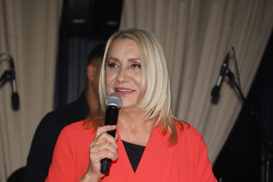 PEVAČICA NA RIGOROZNOM REŽIMU: Vesna Zmijanac zadržana u Urgentnom centru zbog visokog pritiska