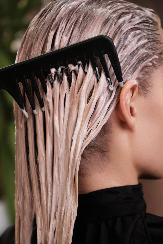 PODMLADITE SE NA PRIRODAN NAČIN: Prikrivanje sedih bez korišćenja farbi za kosu